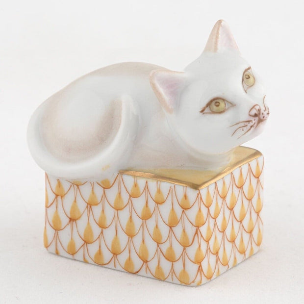 Herend Cat In Box Figurine Figurines Herend Butterscotch 