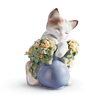 Lladro Porcelain Dreamy Kitten Figurine Figurines Lladro 