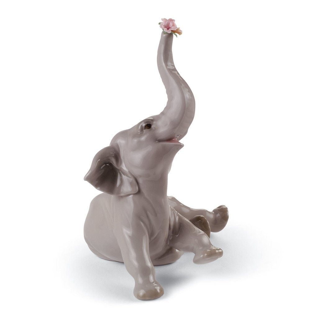 Lladro Porcelain Baby Elephant With Pink Flower Figurine Figurines Lladro