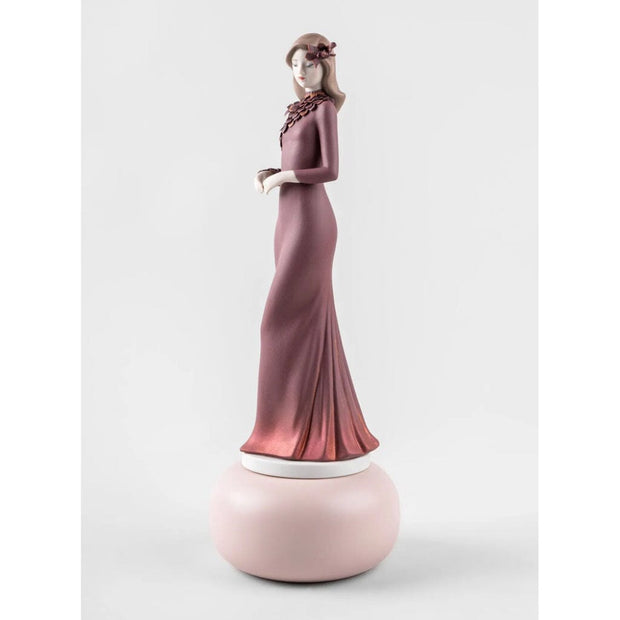 Lladro Porcelain Timeless Style Figurine - LE 300 Figurines Lladro 