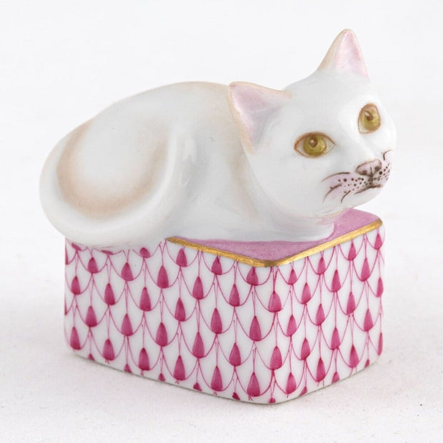 Herend Cat In Box Figurine Figurines Herend Raspberry (Pink) 