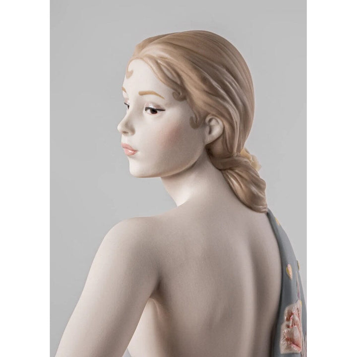 Lladro Porcelain Nude With Shawl Figurine (Metallic) Figurines Lladro 