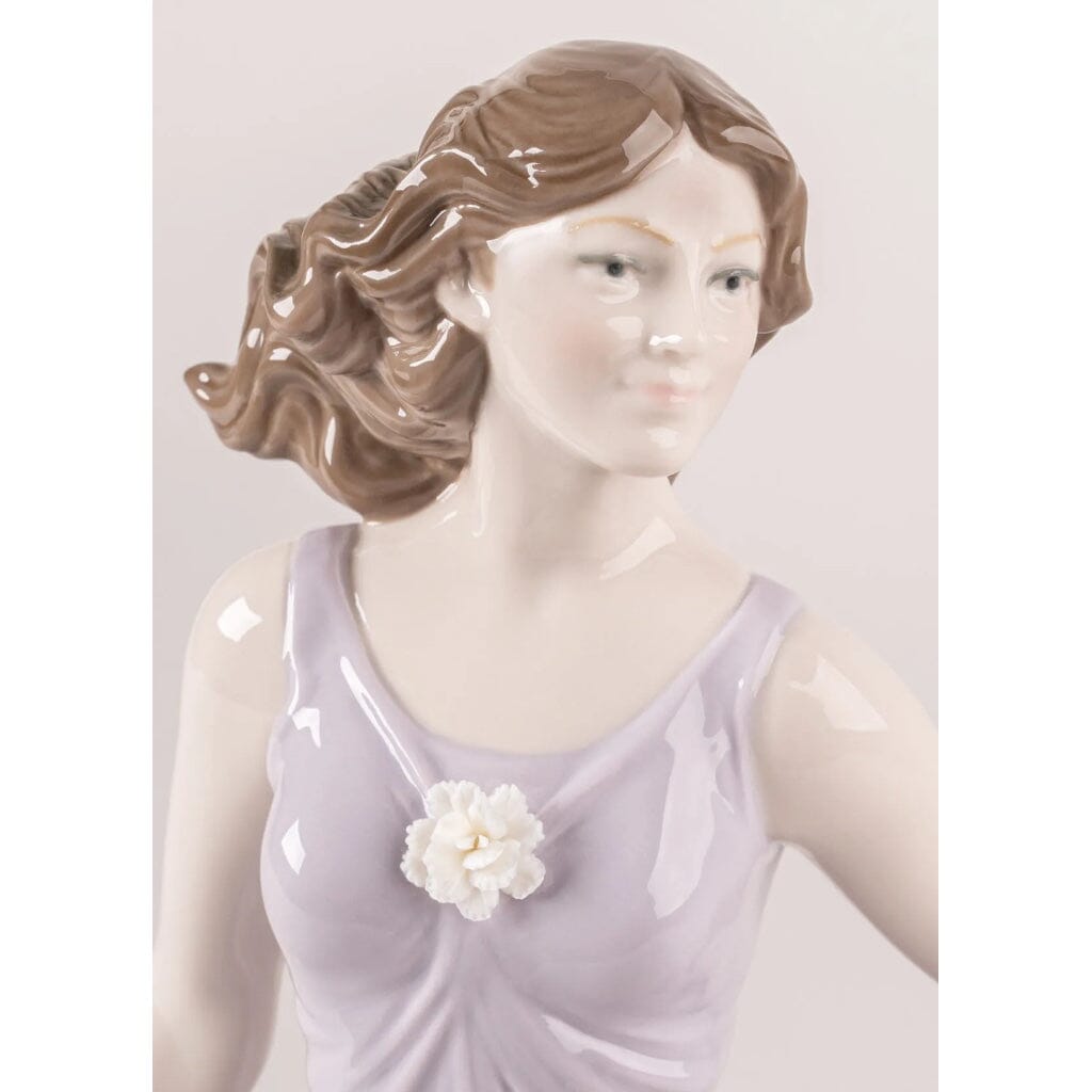 Lladro Porcelain 2026 Annual Piece Dancing In The Wind Figurines Lladro 