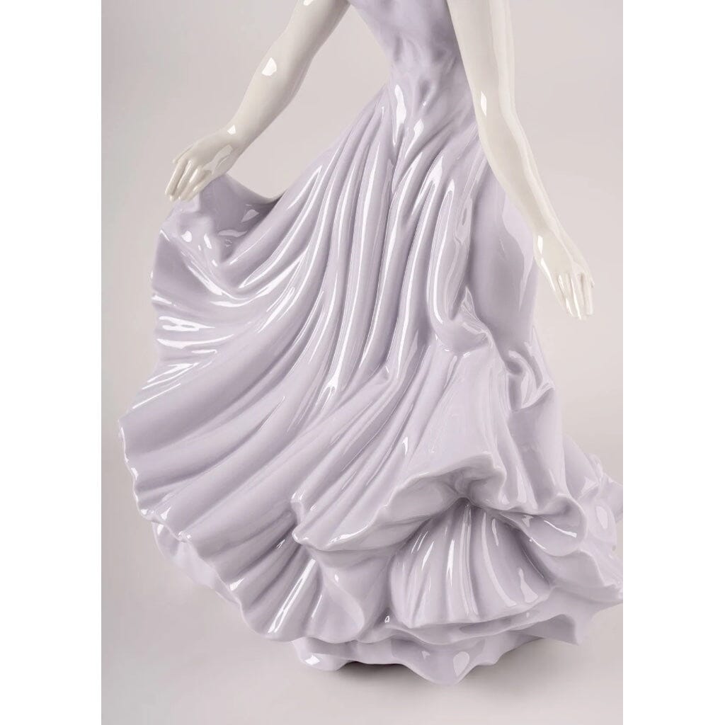 Lladro Porcelain 2026 Annual Piece Dancing In The Wind Figurines Lladro 