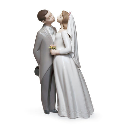 Lladró Passionate Kiss Couple sculpture - White
