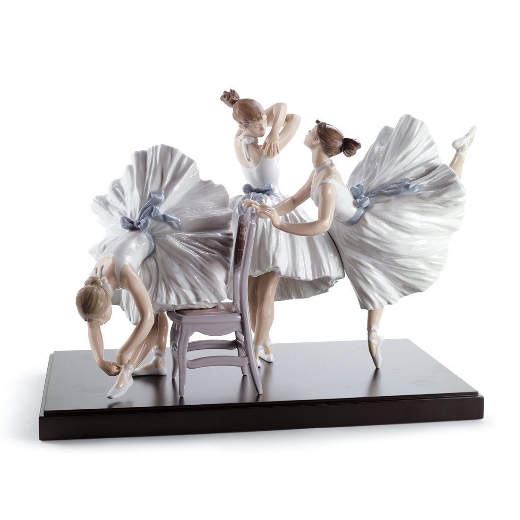 Lladro Porcelain Backstage Ballet Figurine LE 2500