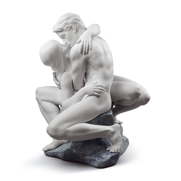 Lladro Porcelain Passionate Kiss Figurine White Figurines Lladro 