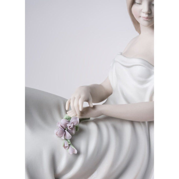 Lladro Porcelain In Her Thoughts Figurine Figurines Lladro 