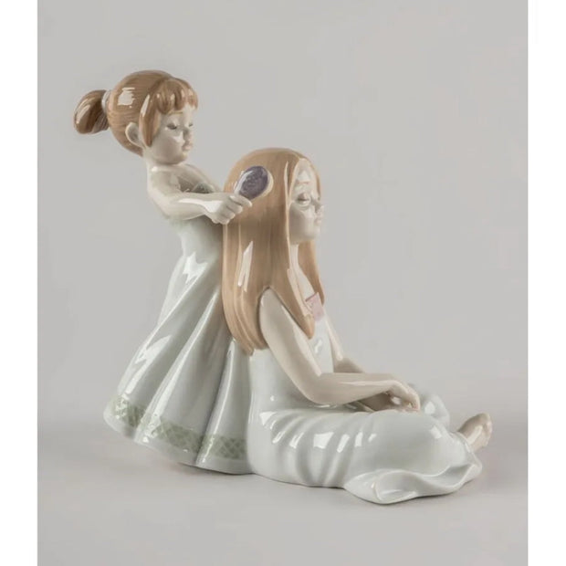 Lladro Porcelain Combing Your Hair Figurine Figurines Lladro 